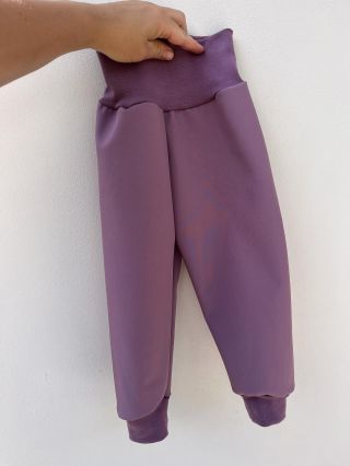 Krásné starofialové softshellové kalhoty s flísem Velikost: 80-128 cm Možnost ušít barvu na přání www.paslaovecky.cz 🙂...